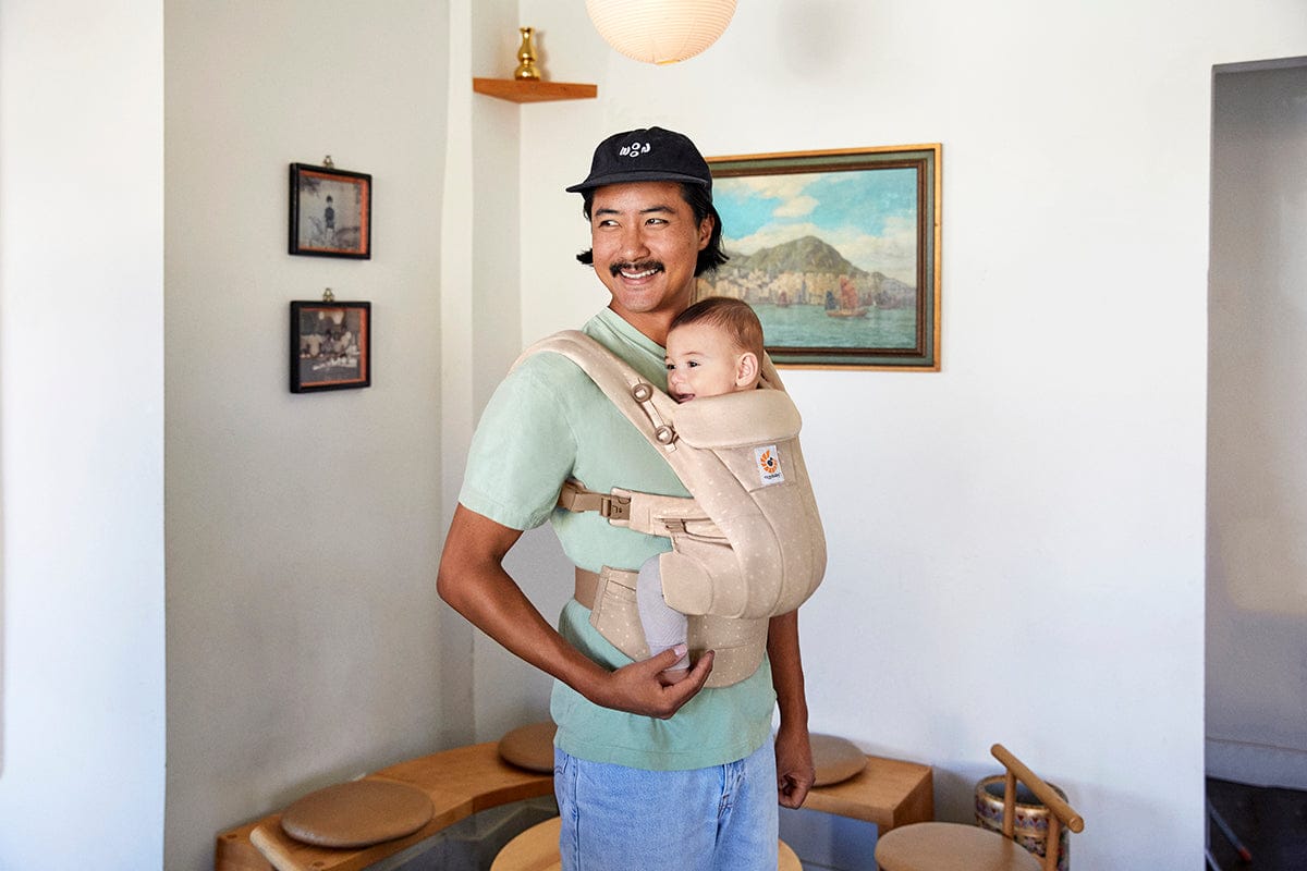 Ergobaby Omni Dream Baby Carrier - Natural Dots - BCDRNATDOT