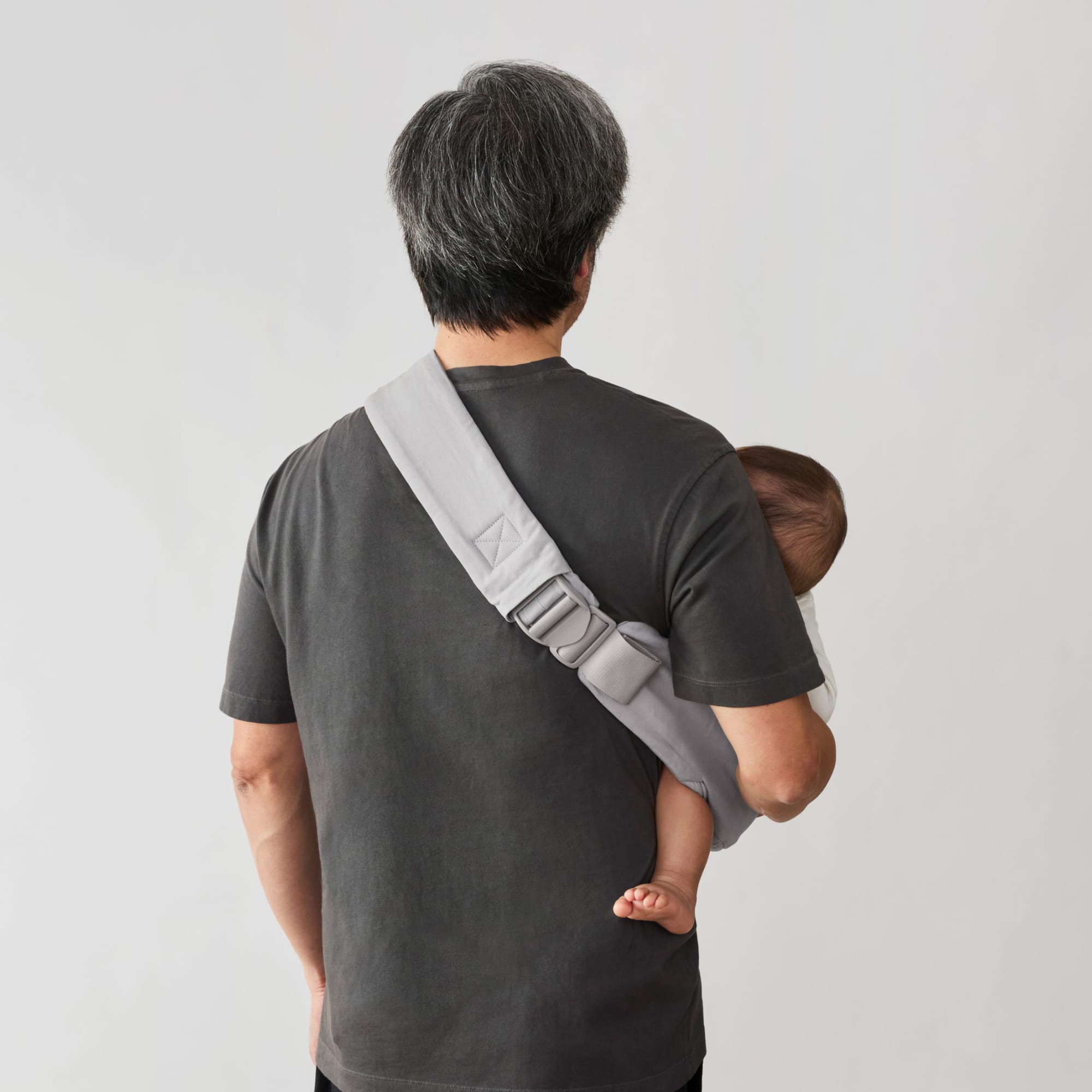 Ergobaby Upsie Toddler Sling Carrier - Pearl Grey – Albee Baby