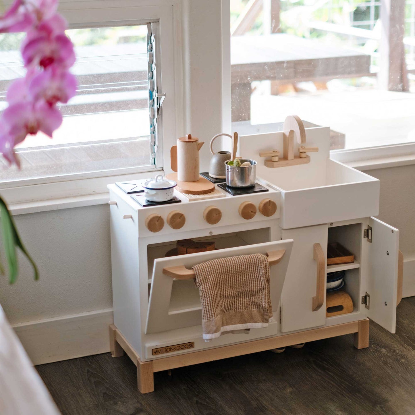 Essential Play Kitchen -