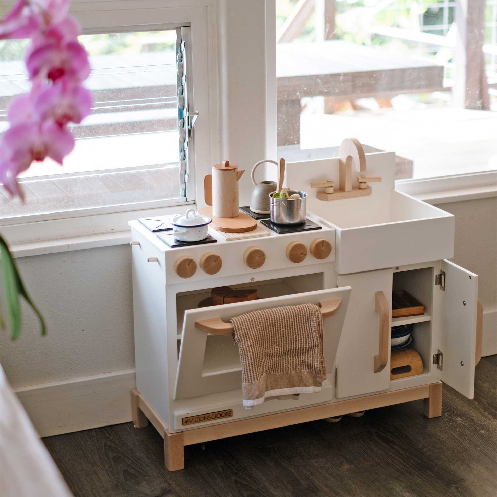 Essential Play Kitchen -