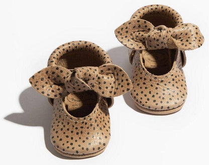 Freshly Picked Knotted Bow Moccasins Mini Sole V2, Size 4 - Almond Speckles - M2KBALMSPK04