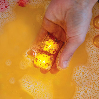 Glo Pals Light Up Cube Bath Toys - Daniel Tiger - gp-fin-4pk-dtiger