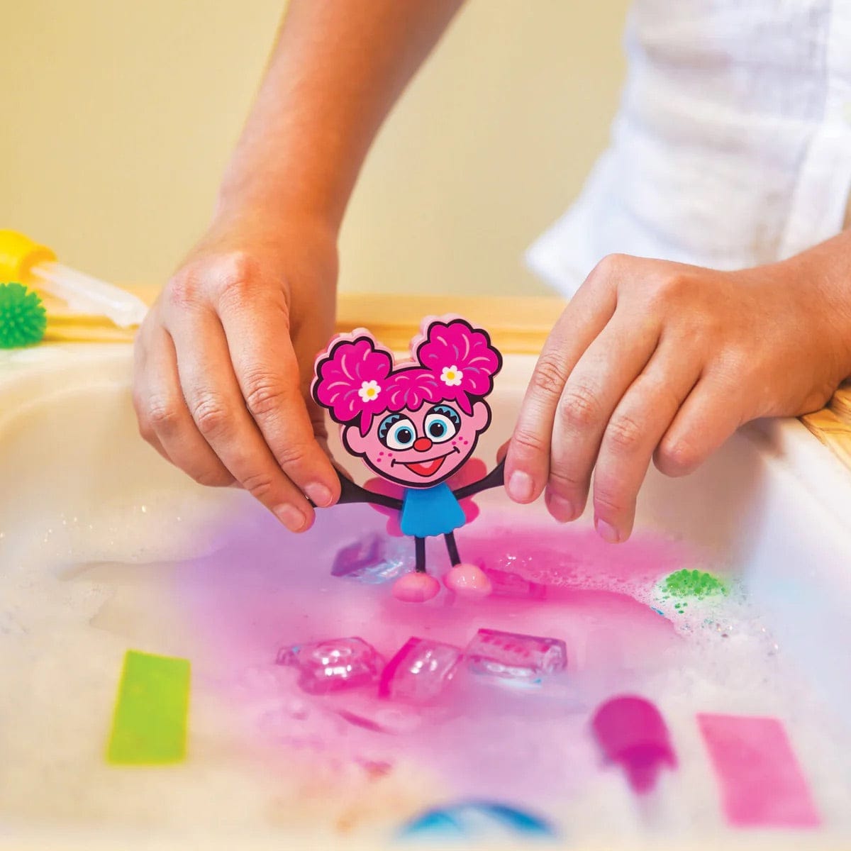 Glo Pals Light Up Sensory Bath Toy - Abby Cadabby - gp-fin-char-abby