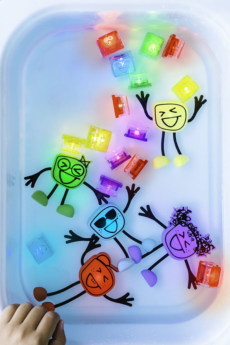 Glo Pals Light Up Sensory Bath Toy - Lumi (Purple) - gp-fin-char-lumi