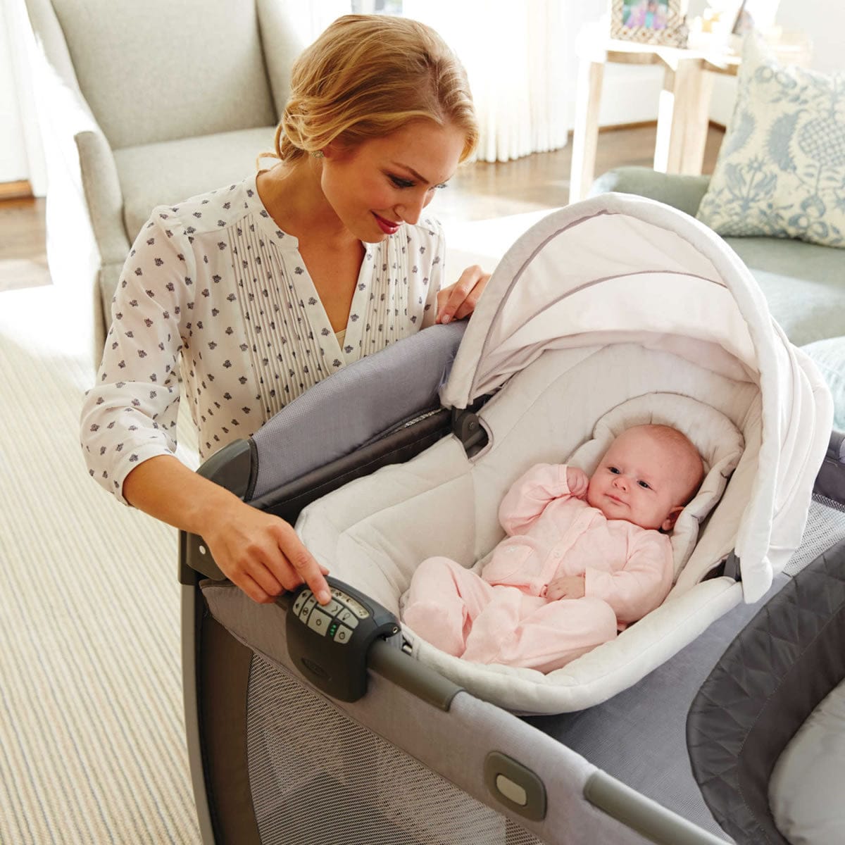 Graco Pack 'n Play Playard Newborn Napper Oasis with Soothe Surround Technology - Camden