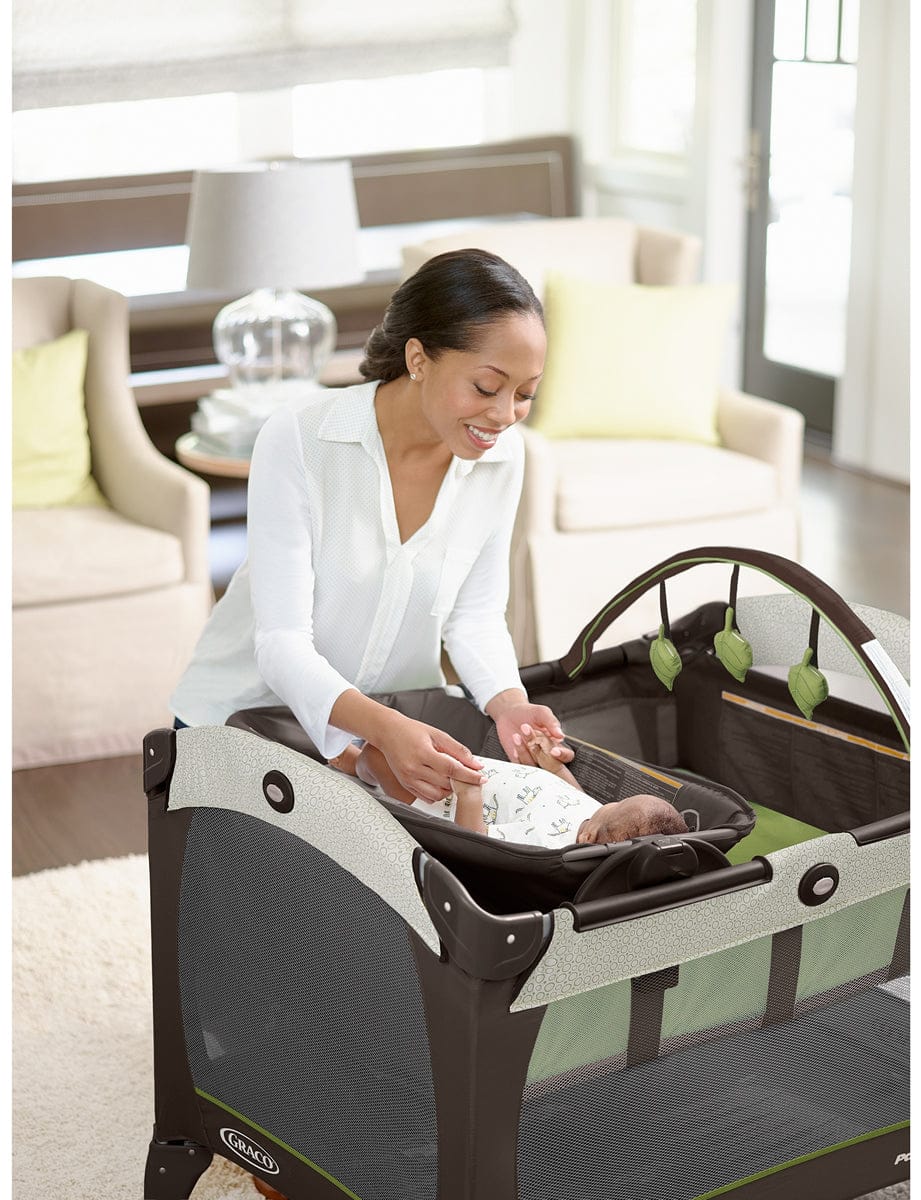 Graco Pack 'n Play Playard with Reversible Napper & Changer - Botany