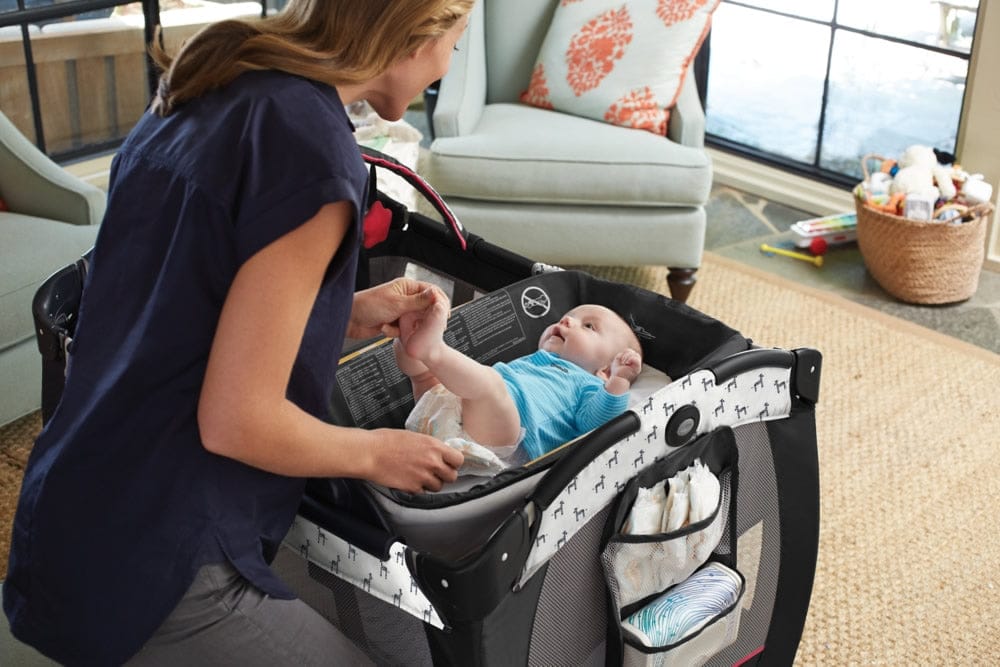 Graco Pack 'n Play Reversible Napper & Changer Playard LX - Zink