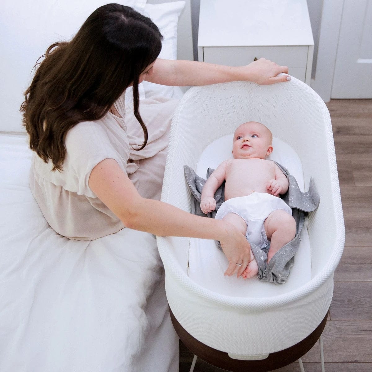 Happiest Baby SNOO Smart Sleeper Bassinet - 4767SNXX100-W