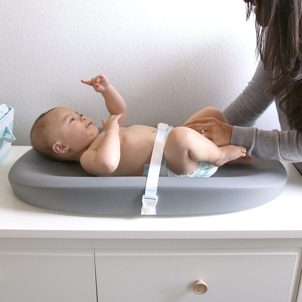 Hatch Baby Grow Smart Changing Pad and Scale in Grey - HBG16001GRY