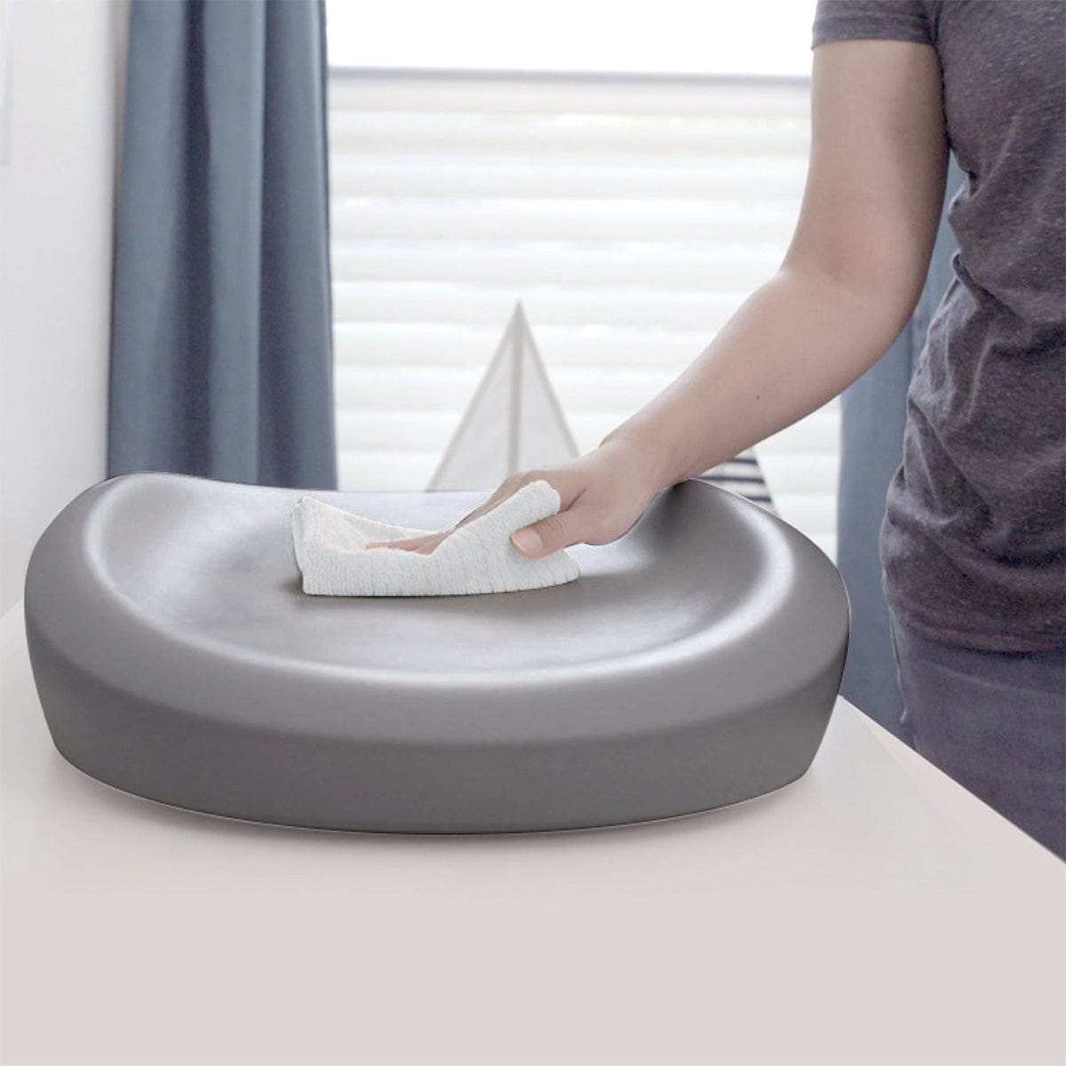 Hatch Baby Grow Smart Changing Pad and Scale in White - HBG16001WHT