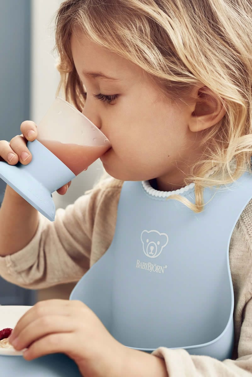 BabyBjorn Feeding Bib Set (Baby Bib + Small Baby Bib) - Powder Blue - 046767US