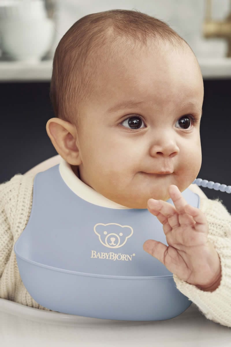 BabyBjorn Feeding Bib Set (Baby Bib + Small Baby Bib) - Powder Blue - 046767US