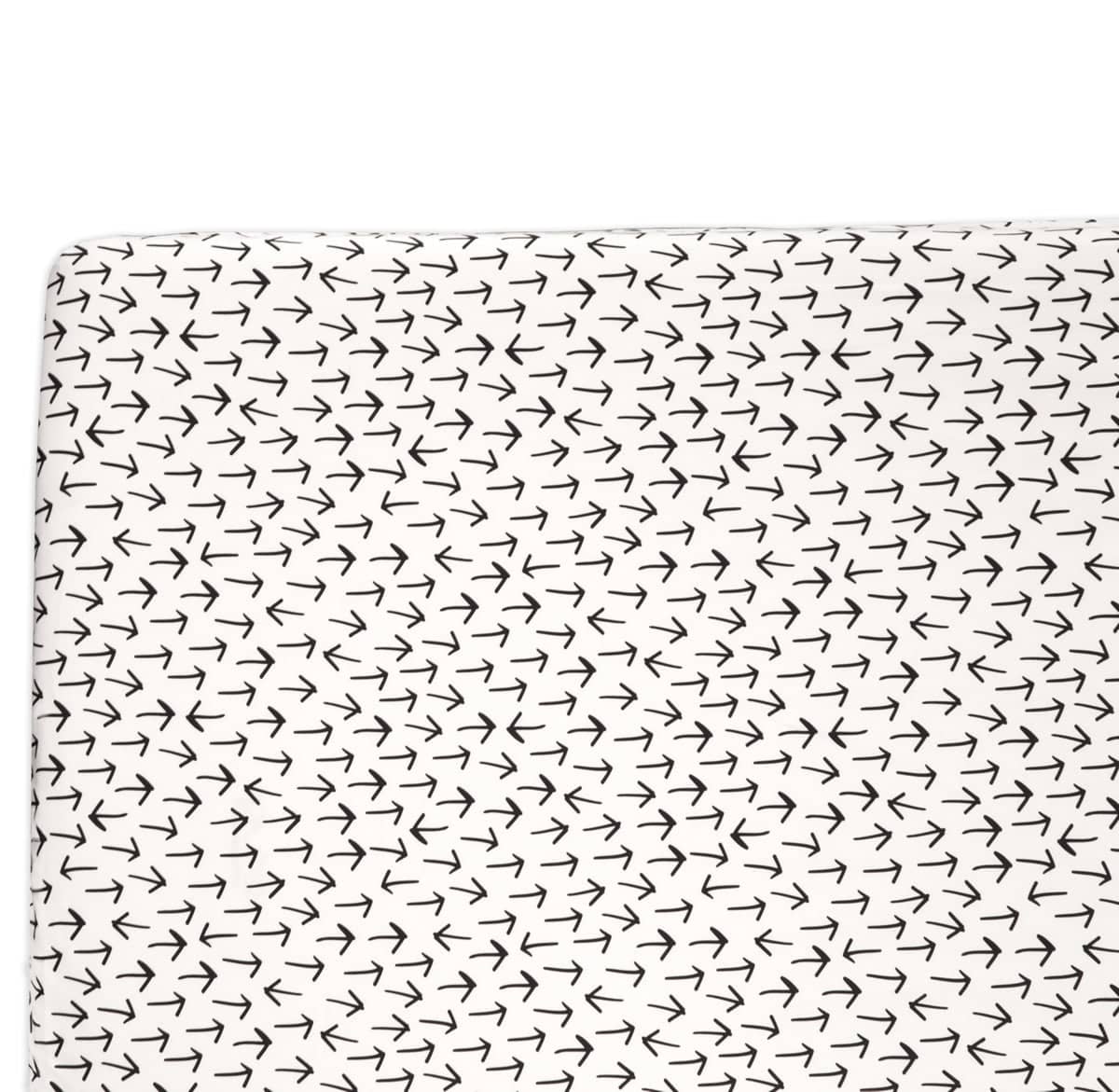 Babyletto Tuxedo Monochrome Arrows Mini Crib Sheet - T11565