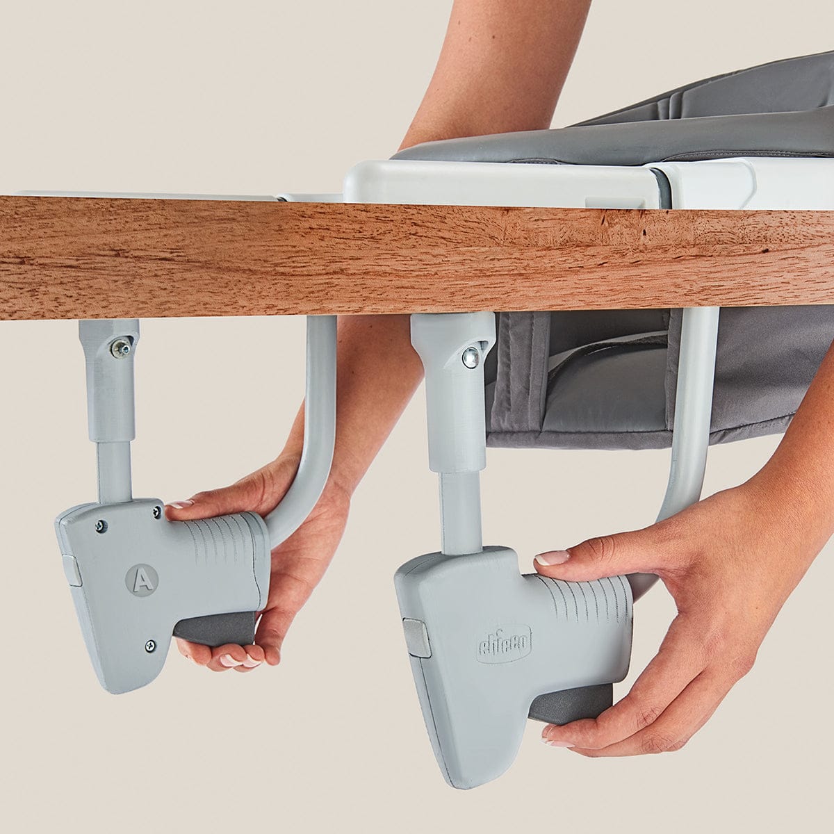 Chicco Fastlock 360 Hook-On Table Chair - Charcoal - 00079676940070