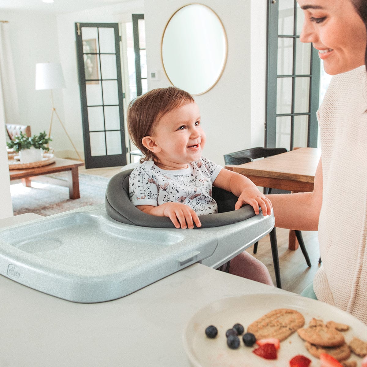 Chicco Fastlock 360 Hook-On Table Chair - Charcoal - 00079676940070