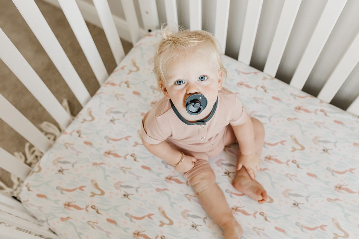 Copper Pearl Premium Fitted Crib Sheet - Coral - X002UOMTQX