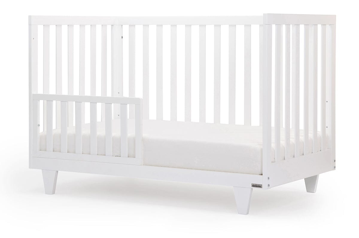 dadada Cambridge 3-in-1 Convertible Crib - White - 12001-DA