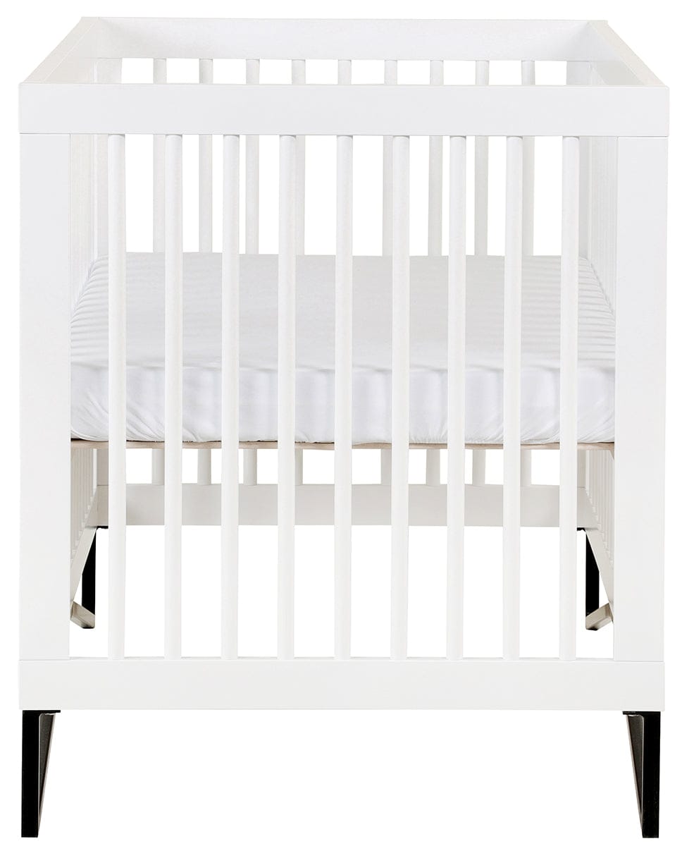 dadada Kenton 3-in-1 Convertible Crib - White / Black - 10941