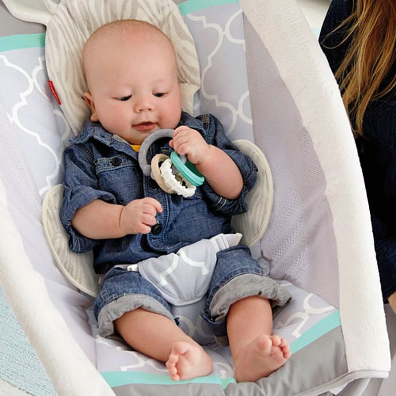 Fisher-Price Deluxe Newborn Auto Rock 'n Play Sleeper - Safari Dreams - CHN22