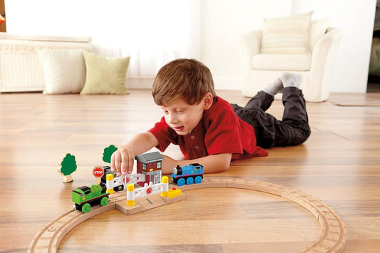 Fisher-Price Thomas & Friends Deluxe Railroad Crossing