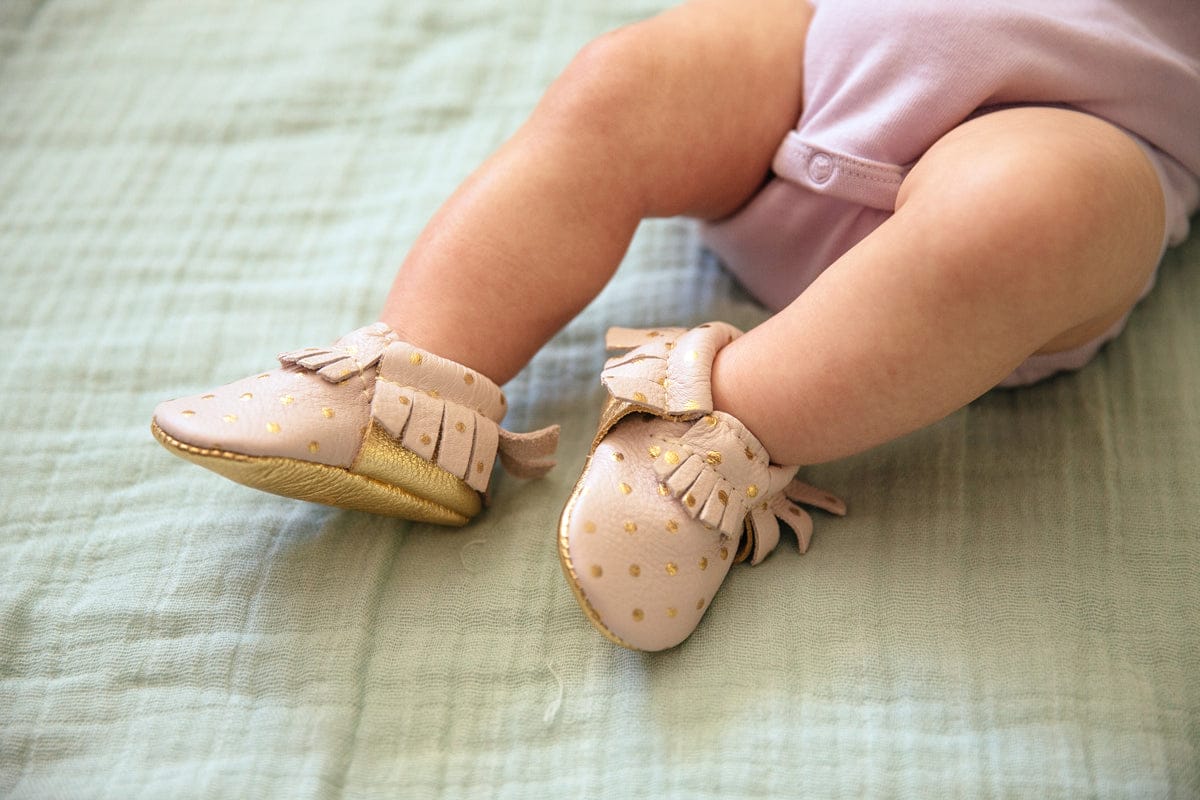 Freshly Picked Heirloom Moccasins, Newborn - Blush & Gold - FPN12093