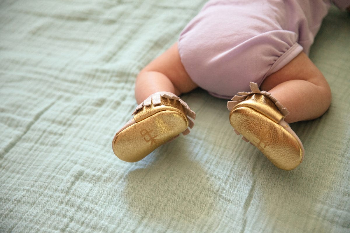 Freshly Picked Heirloom Moccasins, Newborn - Blush & Gold - FPN12093