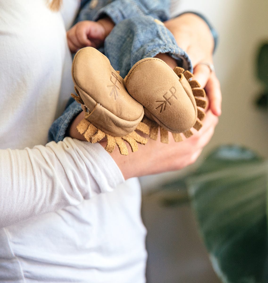 Freshly Picked Moccasins, Newborn - Weathered Brown - FPN12071