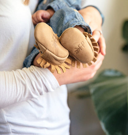 Freshly Picked Moccasins, Newborn - Weathered Brown - FPN12071