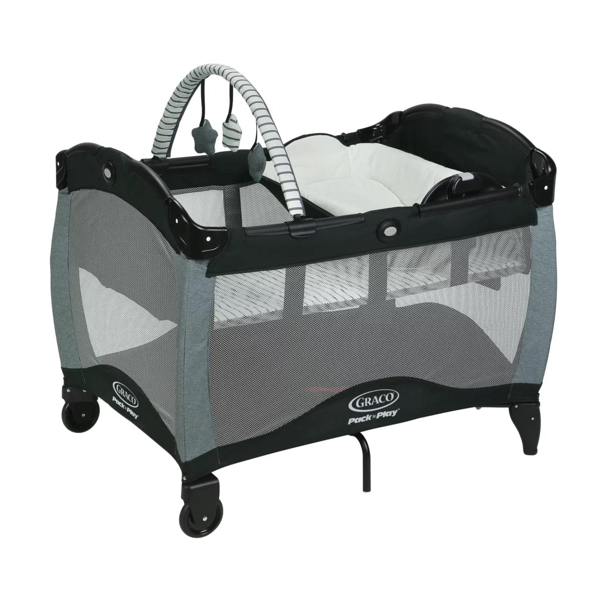 Graco Pack 'n Play Playard with Reversible Seat & Changer LX - Holt