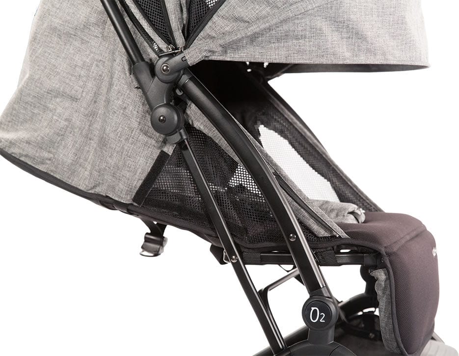guzzie+Guss Oxygen Compact Stroller - Raven - GG030RA