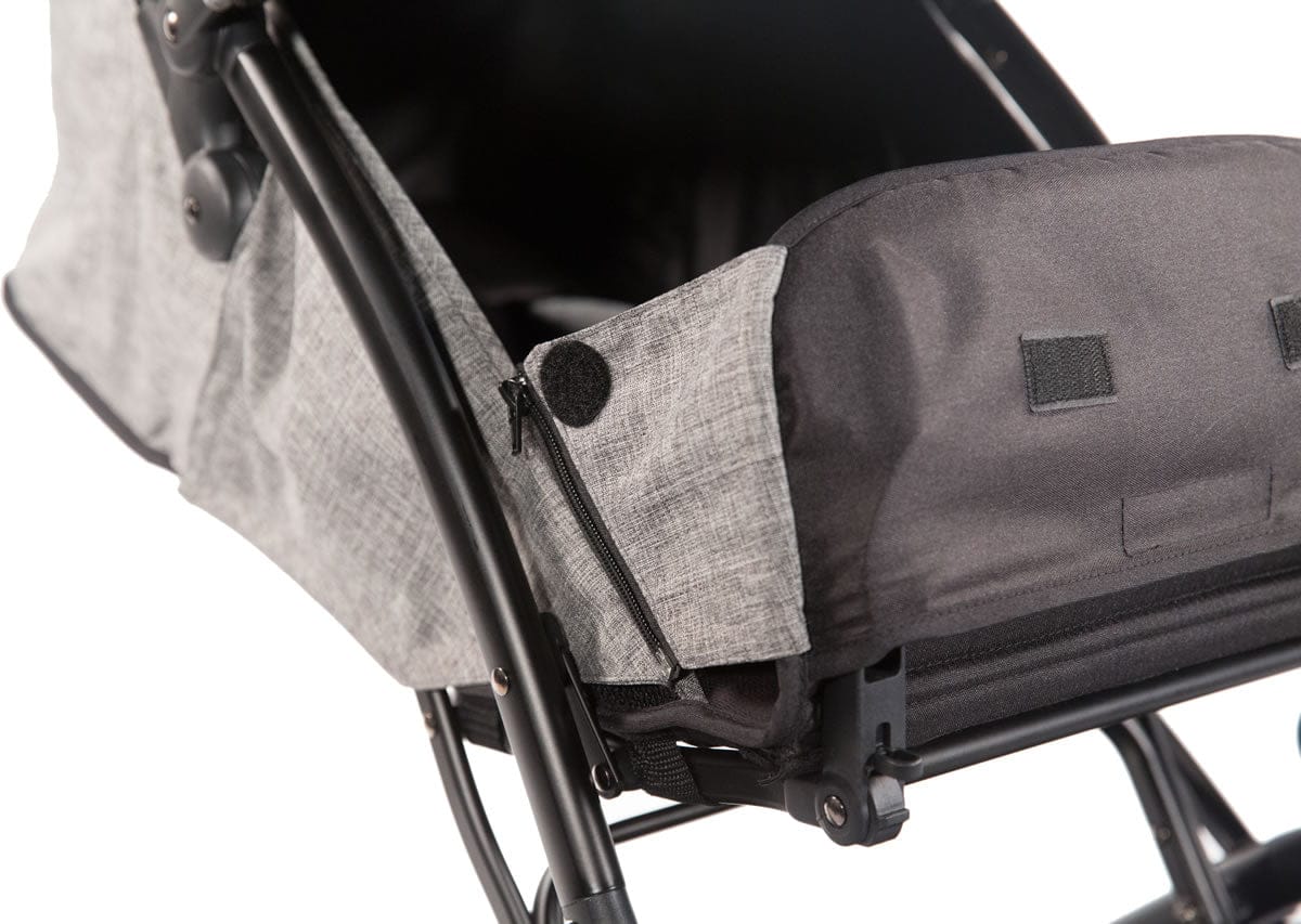 guzzie+Guss Oxygen Compact Stroller - Raven - GG030RA