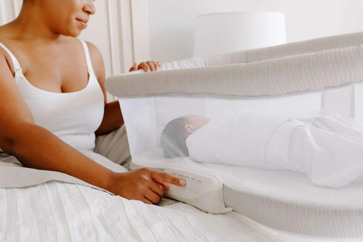 Halo Bassinest Swivel Sleeper Premiere Next Gen - Herringbone - 4419-HALO