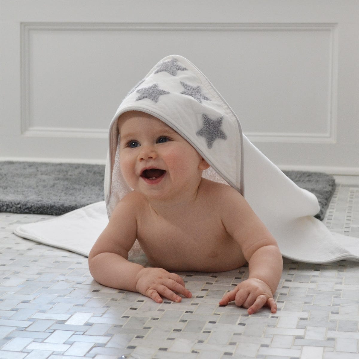 Hello Spud Organic Cotton Hooded Towel and Washcloth Set - Gray Stars - HS-TLST-000063