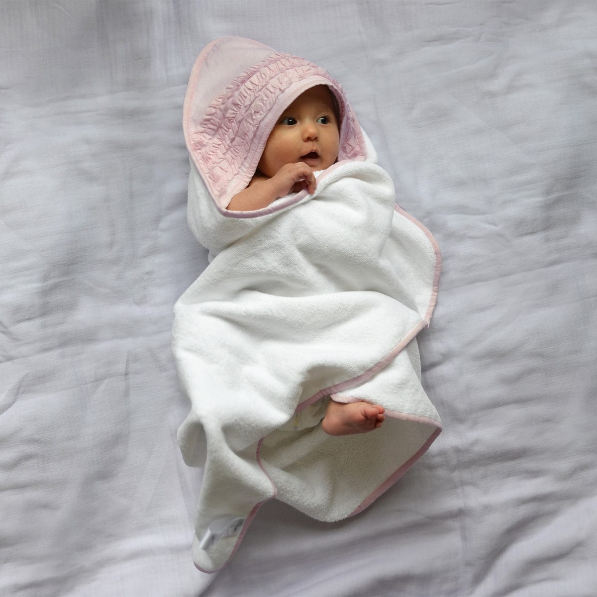 Hello Spud Organic Cotton Hooded Towel and Washcloth Set - Petite Ruffle Pink - HS-TLST-000053