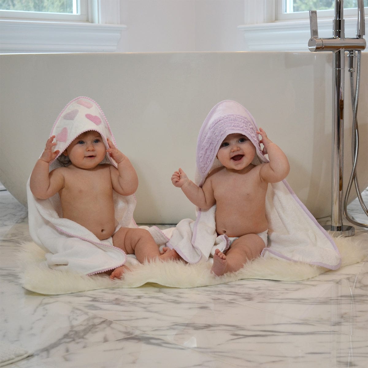 Hello Spud Organic Cotton Hooded Towel and Washcloth Set - Pink Hearts - HS-TLST-000062