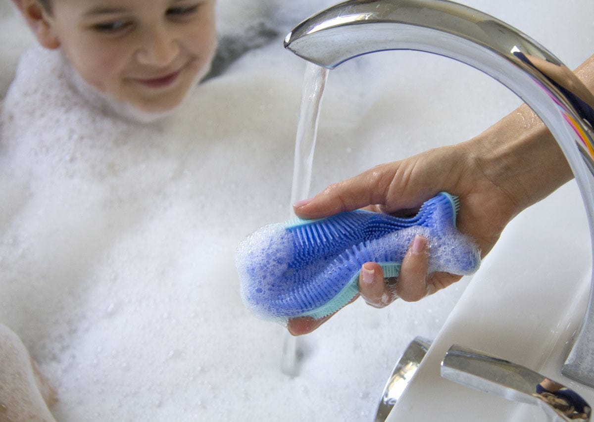 Innobaby Bathin' Smart Bath Scrub, Fish - Blue - SIL-FISH01