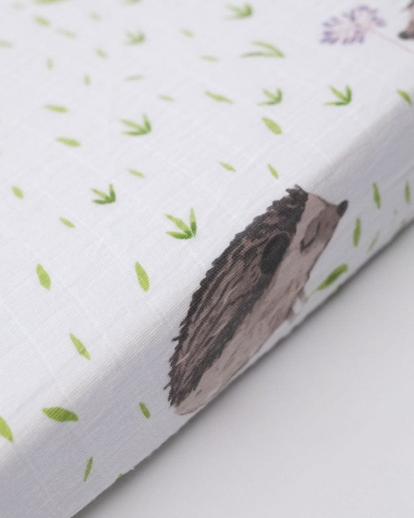 Little Unicorn Cotton Muslin Mini Crib Sheet - Hedgehog - UN0906