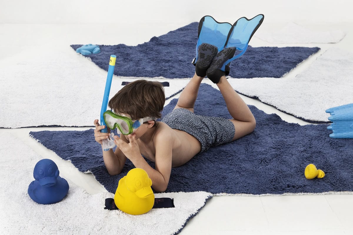 Lorena Canals Boat Silhouette Rug, Reversible - White/Navy (4' x 5' 3") - C-BR-WN