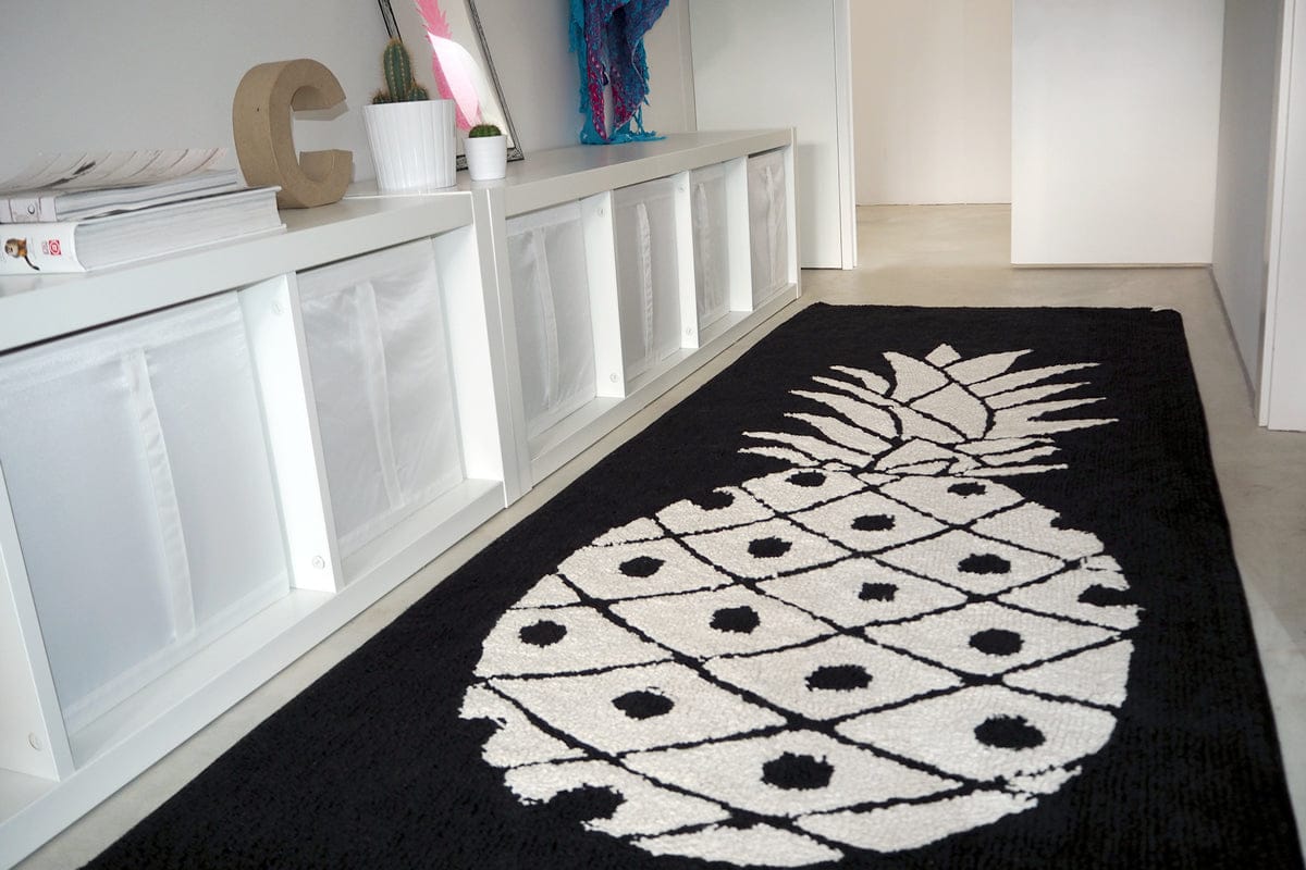 Lorena Canals Pineapple Runner (2' 6" x 7' 6") - C-BW-PINE-P