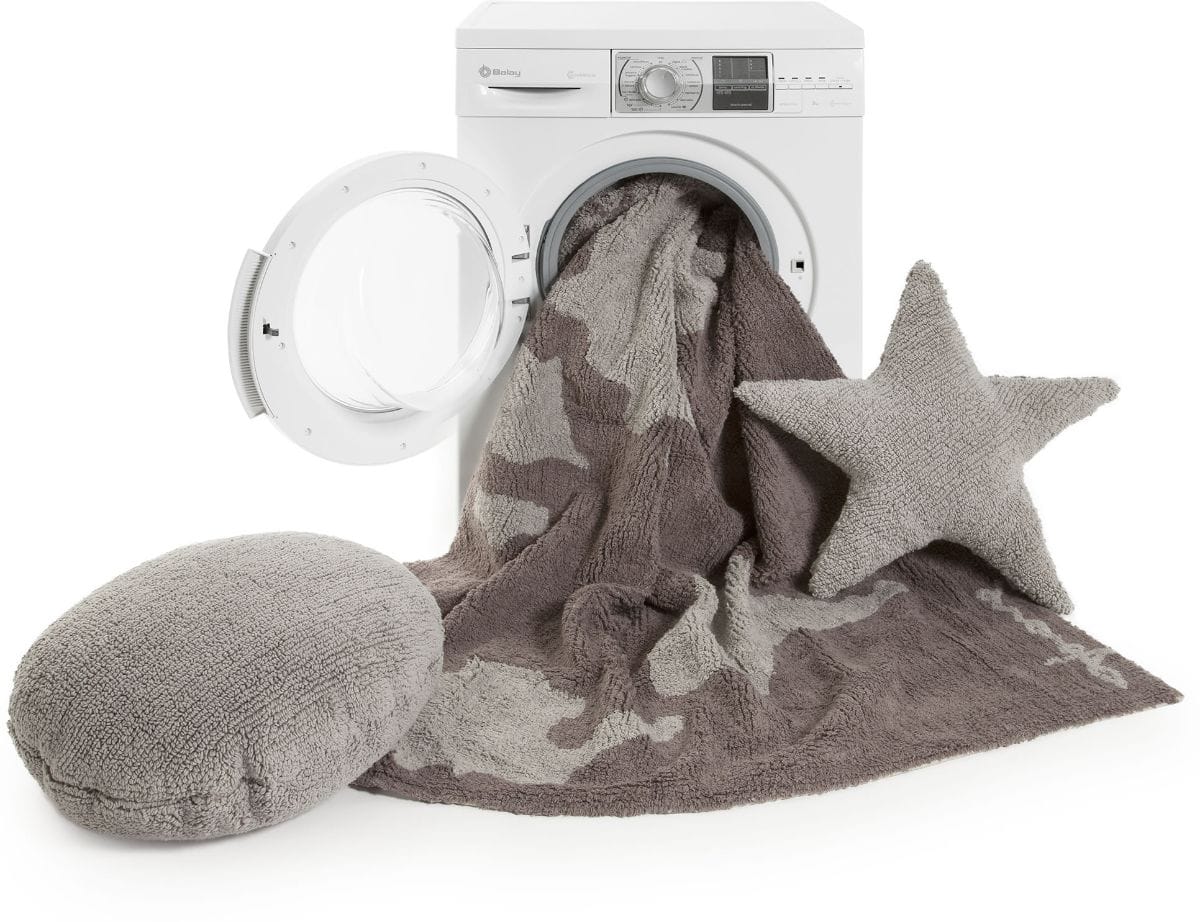 Lorena Canals World Map Rug (4' 8" x 6' 7") - C-MAP