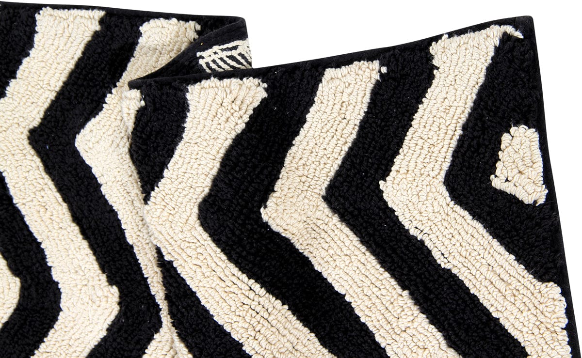 Lorena Canals Zig Zag Runner (2' 6" x 7' 6") - C-BW-ZIGZAG-P