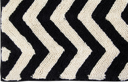 Lorena Canals Zig Zag Runner (2' 6" x 7' 6") - C-BW-ZIGZAG-P