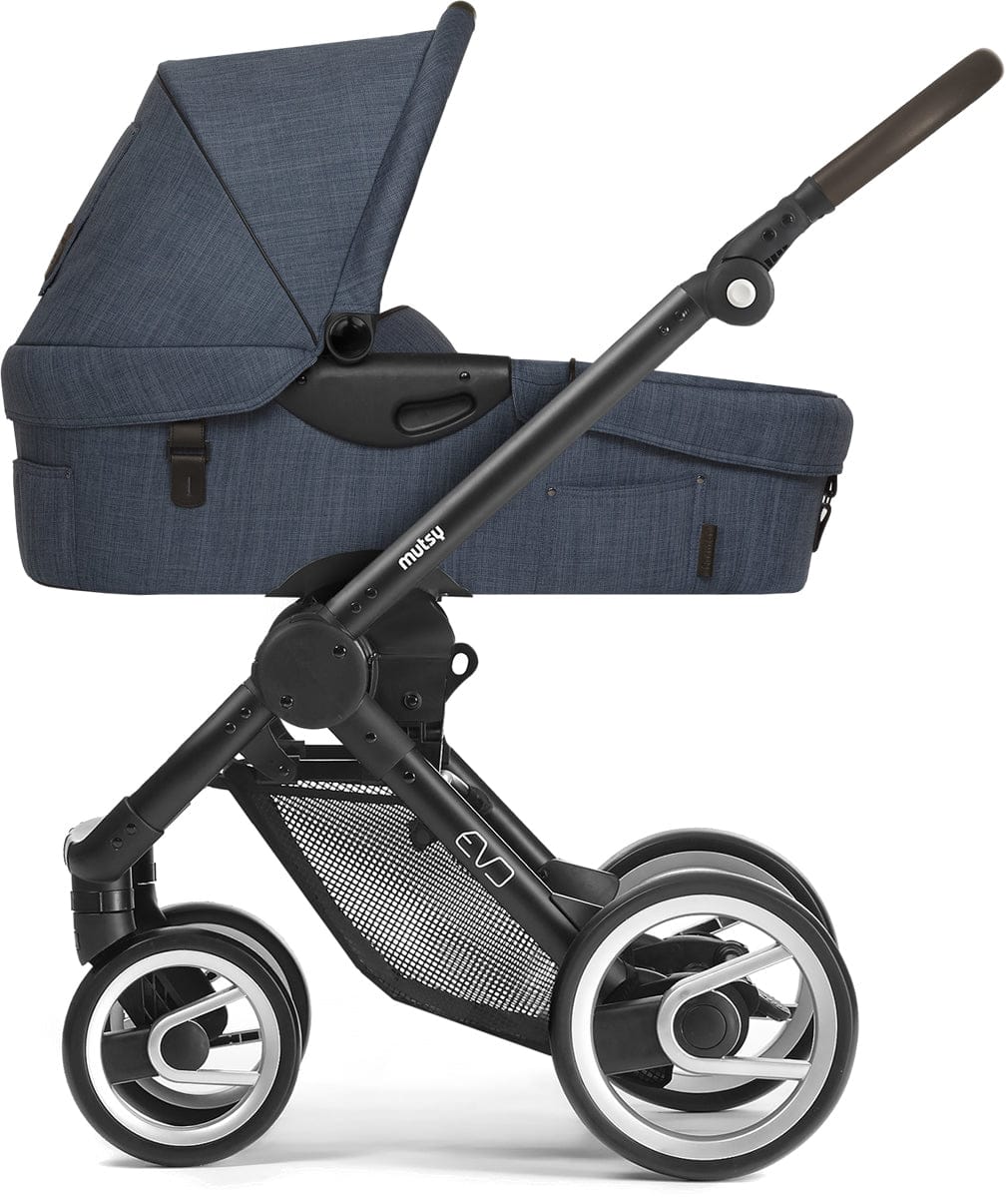 Mutsy Evo Farmer Bassinet - Shadow - BASEVOFASHADOW