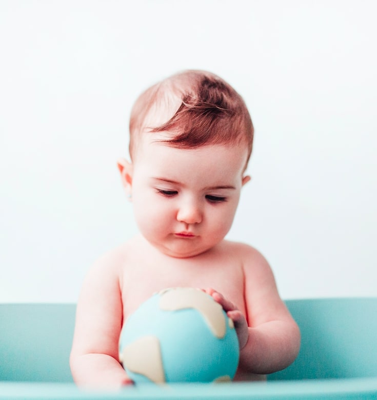 Oli & Carol Earthy the World Ball - 4980