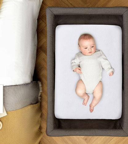 Silver Cross Slumber Sleep & Go Travel Crib + Large Sheet Bundle - Carbon / White - SX8138-00US-SX1501-00