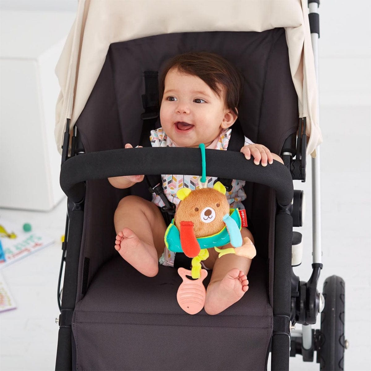 Skip Hop Camping Cubs Jitter Bear - 307902