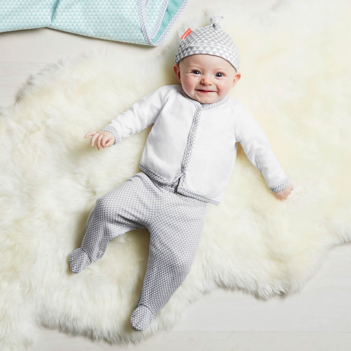 Skip Hop Petite Triangles Baby Hat Set - Grey