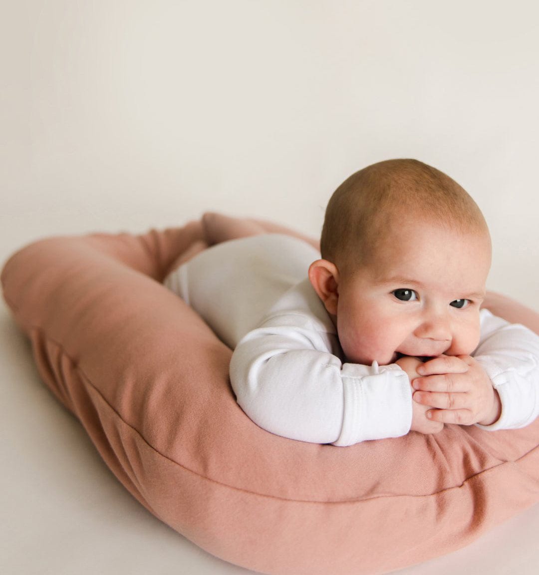 Snuggle Me Infant Lounger Cover - Gumdrop