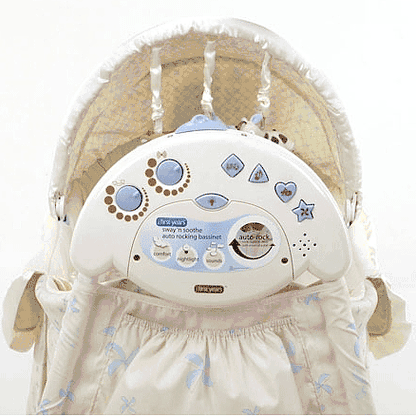 The First Years Sway 'n Soothe Auto-Rocking Bassinet - Y7043
