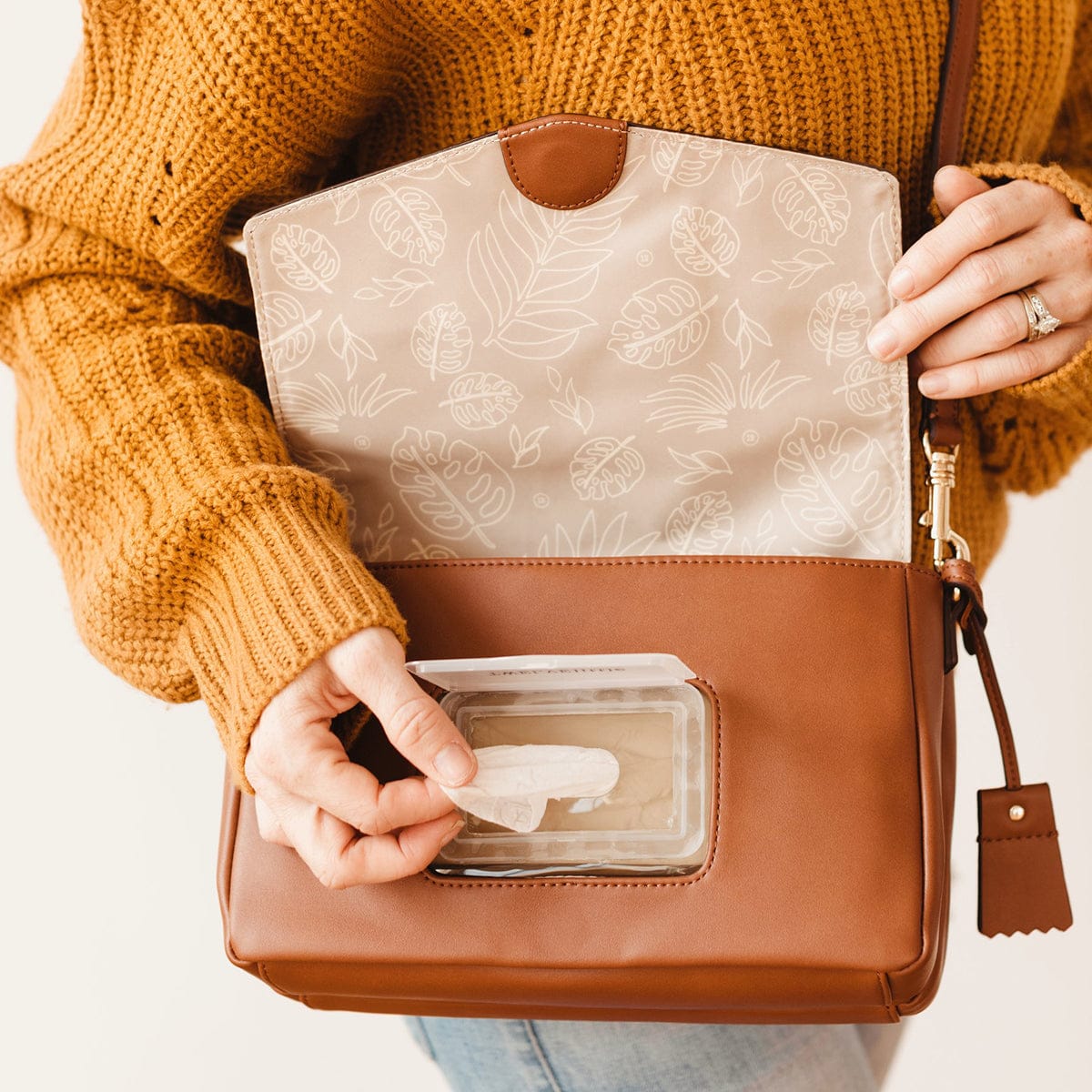 TWELVElittle Peek-a-boo Crossbody - Toffee - BG800TF